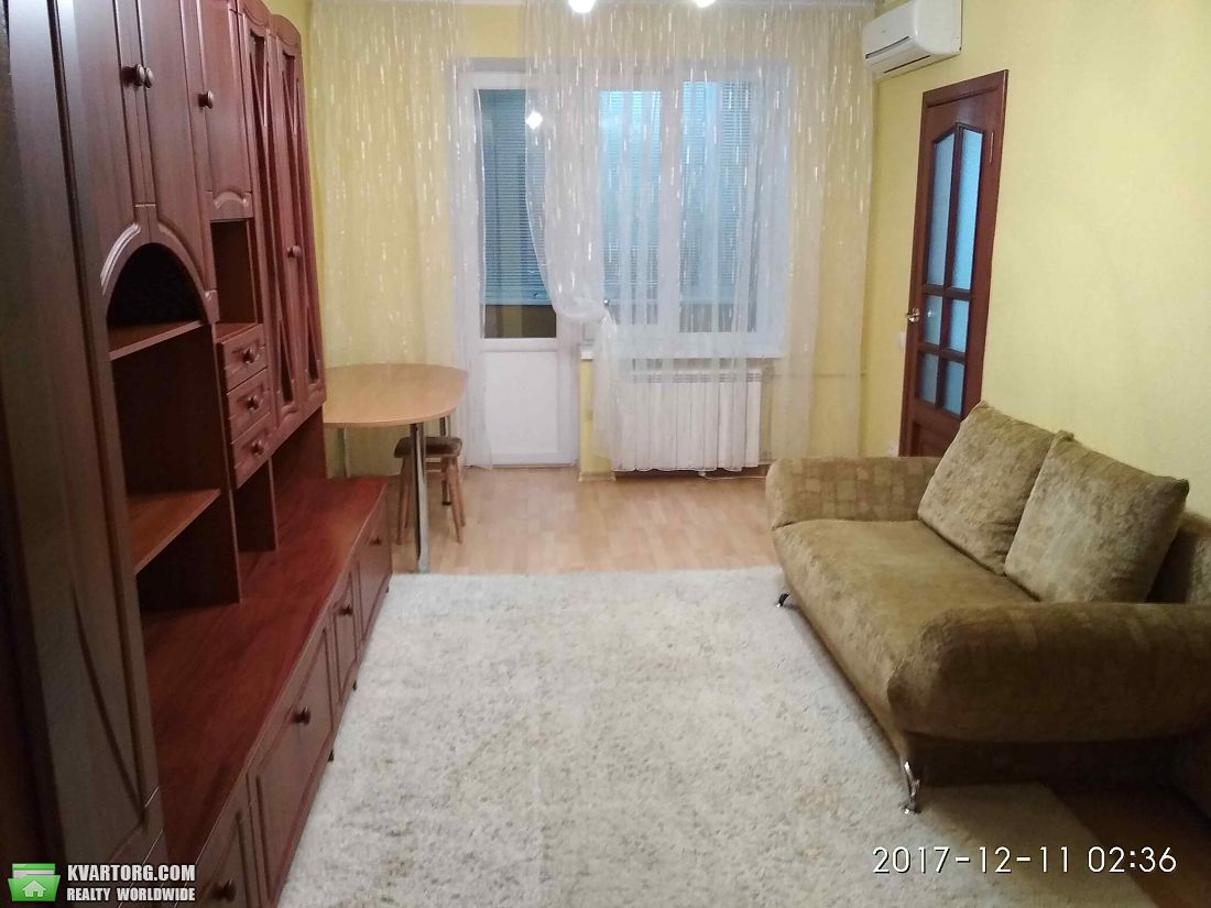 Rent out 2-room apartment. Киев,  Контрактовая пл — photo 3