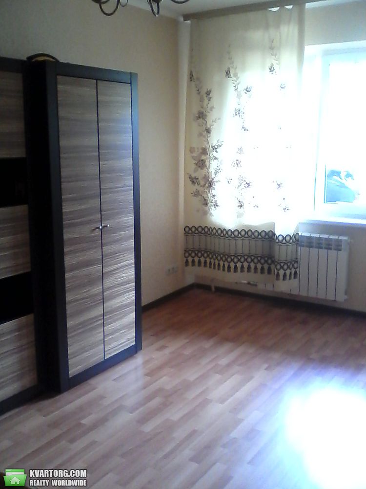 Rent out 2-room apartment. Киев, Волгоградская — photo 4