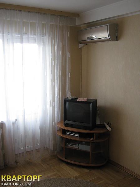 Rent out 2-room apartment. Киев,  Свободы пр — photo 1