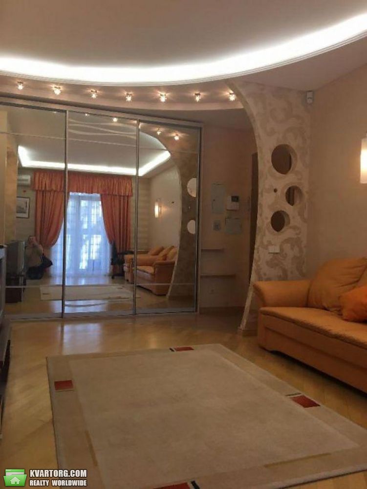 Rent out 2-room apartment. Киев,  Цитадельная — photo 2