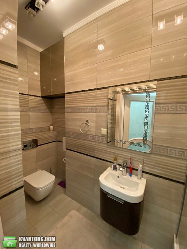 Rent out 4-room apartment. Киев,  Соломенская — photo 8