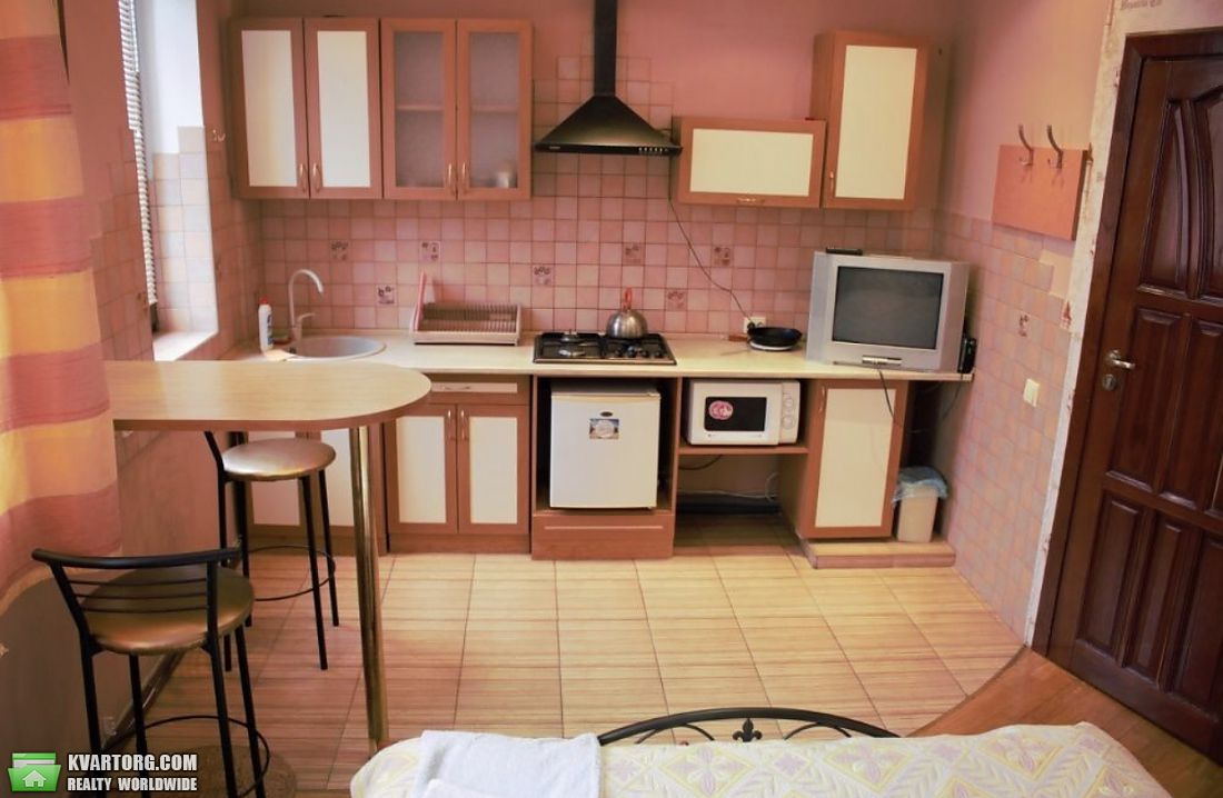 Rent out 1-room apartment. Львов, Л Кобилиці — photo 1