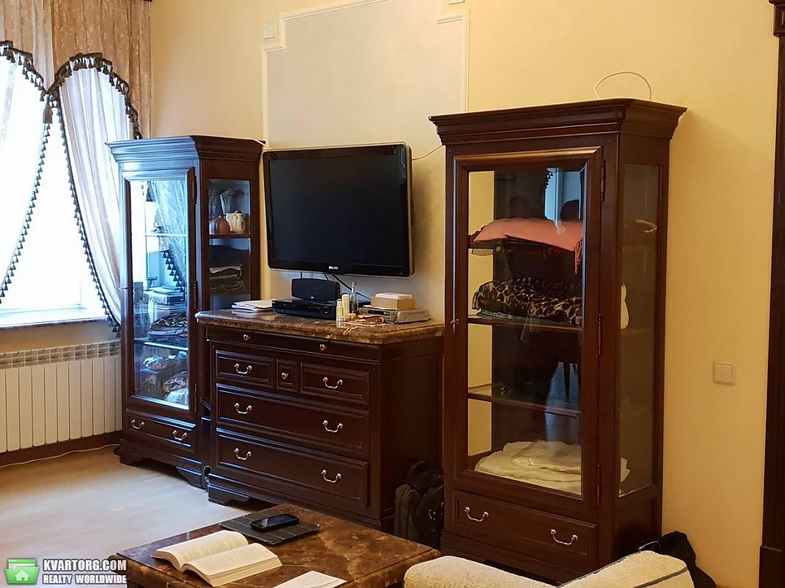 Rent out 2-room apartment. Киев,  Верхний Вал — photo 2