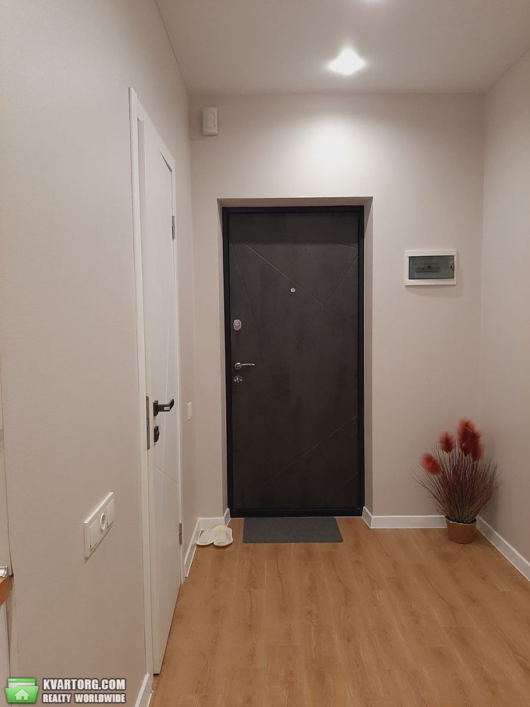 Rent out 2-room apartment. Киев,  Каховская — photo 5