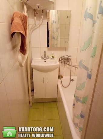 Rent out 2-room apartment. Киев,  Щорса — photo 1