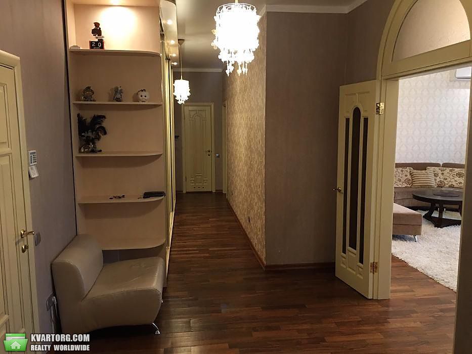 Rent out 2-room apartment. Киев,  Забилы — photo 8