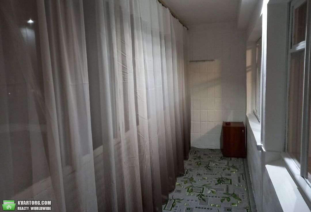 Rent out 1-room apartment. Киев,  Дегтяревская — photo 1