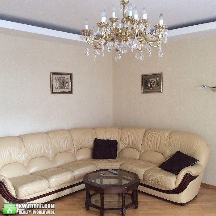 Rent out 3-room apartment. Киев,  Павловская — photo 1