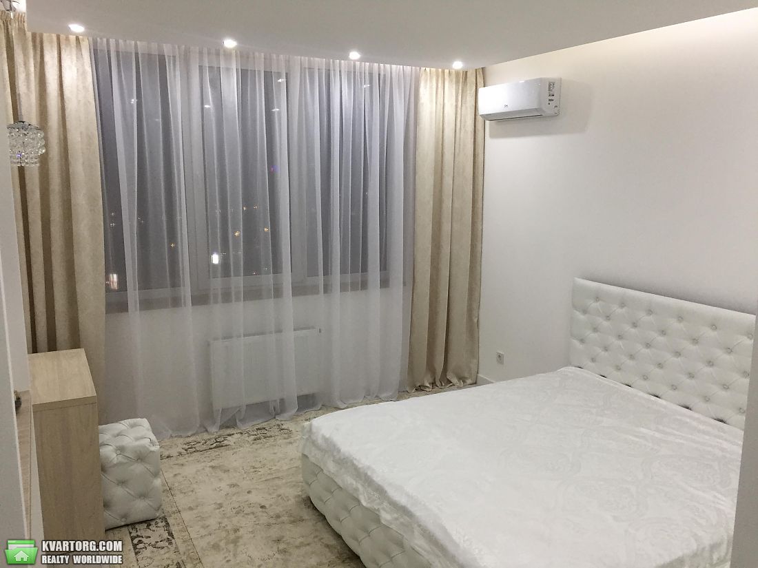 Sell 2-room apartment. Киев,  Днепровская наб — photo 2