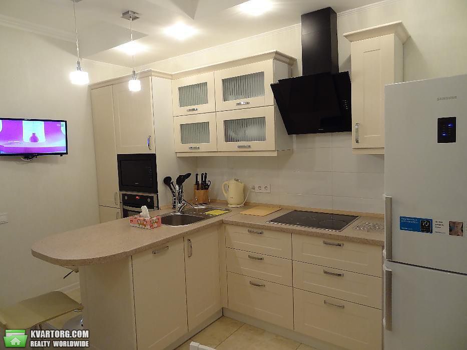 Rent out 1-room apartment. Киев,  Бажана — photo 8