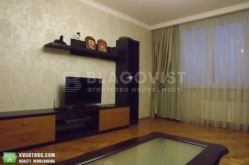 Rent out 2-room apartment. Киев,  Чавдар — photo 1