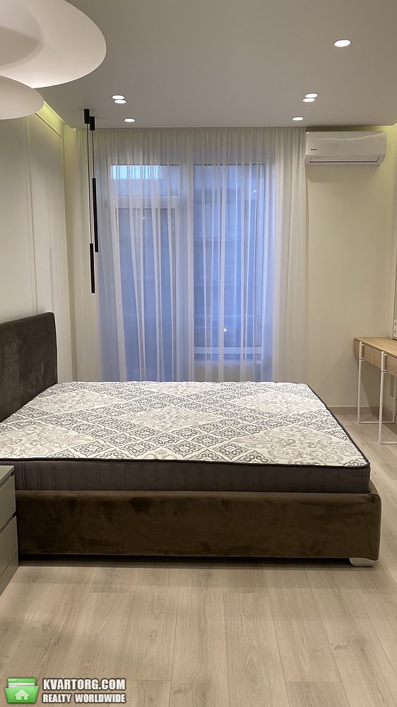 Sell 2-room apartment. Киев, Данченко Сергея — photo 1