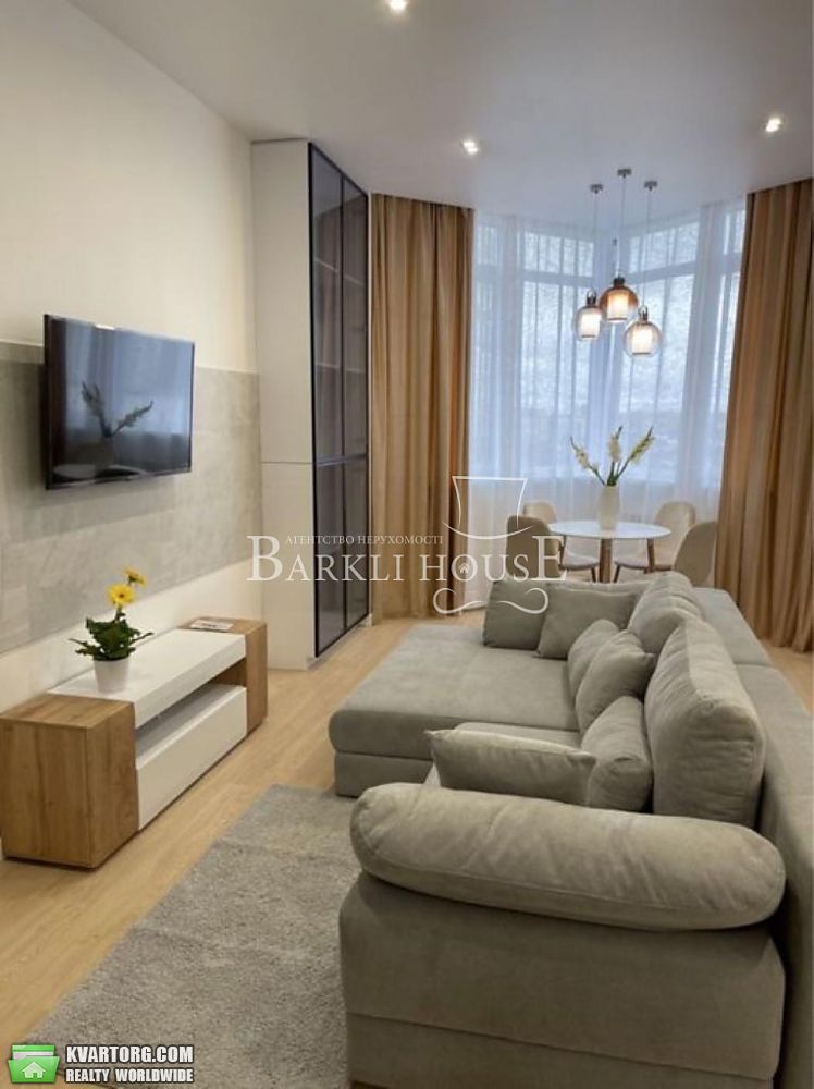 Rent out 2-room apartment. Киев,  Драгомирова — photo 1