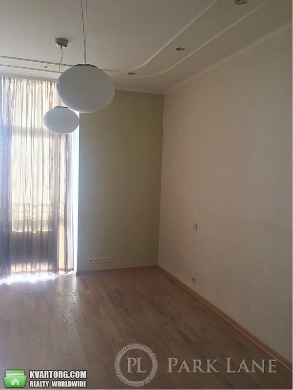 Sell 4-room apartment. Киев,  Щорса — photo 3