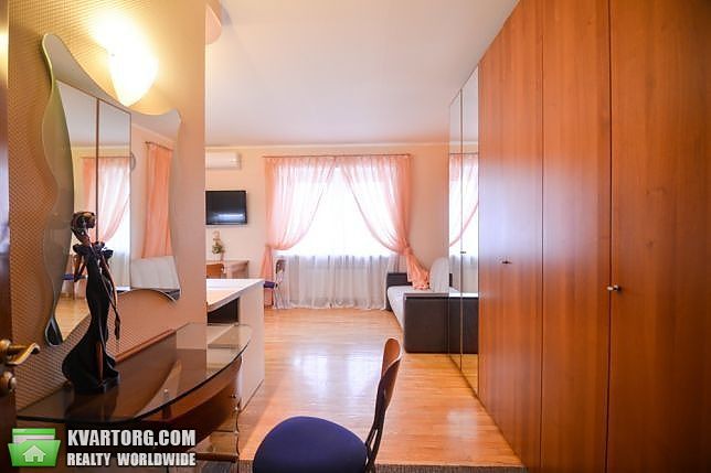 Rent out 2-room apartment. Киев,  Героев Сталинграда пр — photo 3