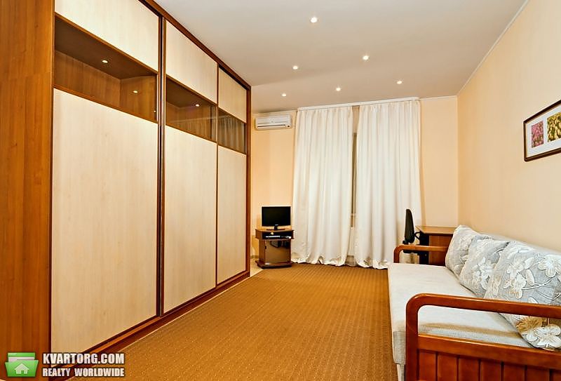 Rent out 3-room apartment. Киев,  Белорусская — photo 4
