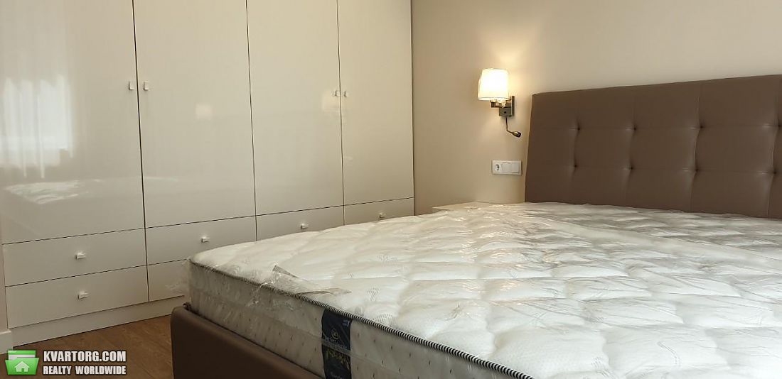 Rent out 2-room apartment. Киев, Деловая — photo 5