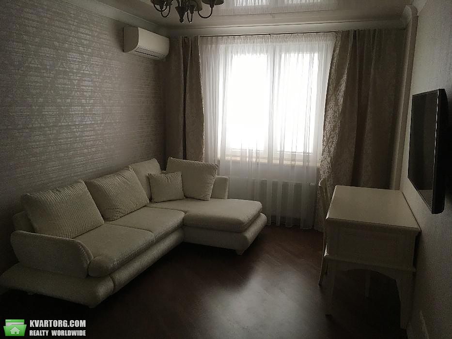 Rent out 3-room apartment. Киев,  Полтавская — photo 2