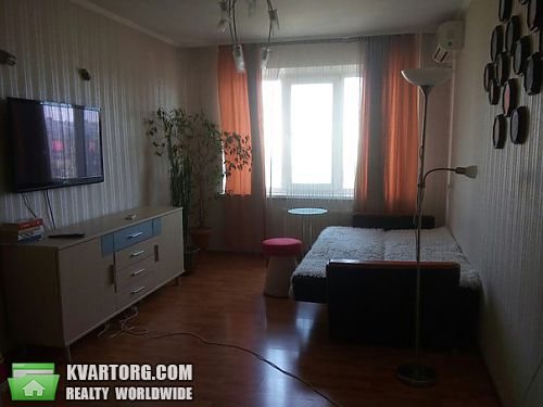 Rent out 1-room apartment. Киев, Героев Сталинграда пр — photo 4