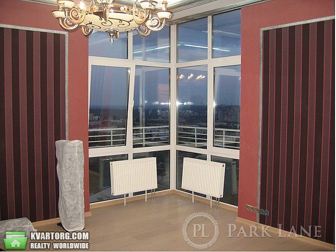Sell 4-room apartment. Киев,  Щорса — photo 4