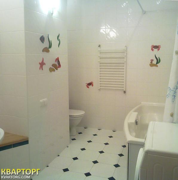 Rent out 2-room apartment. Киев,  Искровская — photo 2
