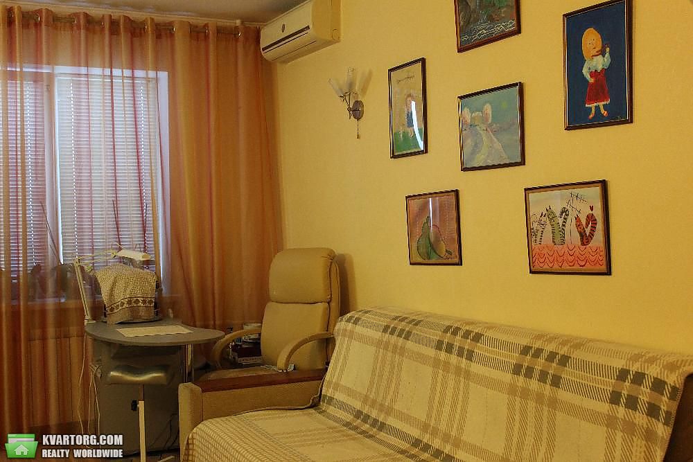 Sell 3-room apartment. Киев,  Героев Днепра — photo 2