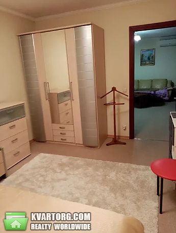 Rent out 2-room apartment. Киев,  Шелковичная — photo 1