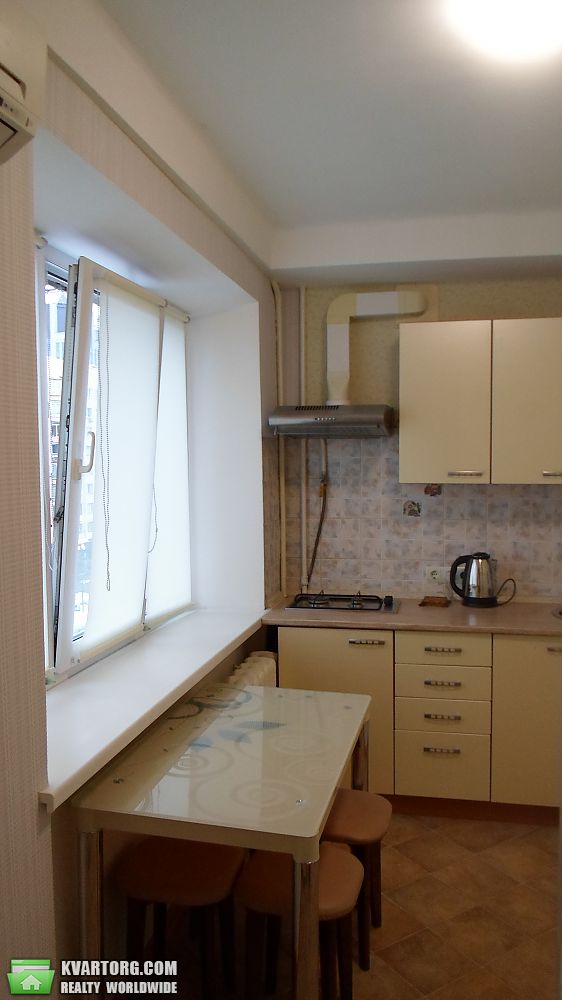 Rent out 2-room apartment. Киев,  Большая Васильковская — photo 5