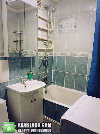 Rent out 2-room apartment. Киев, Соборности проспект — photo 8