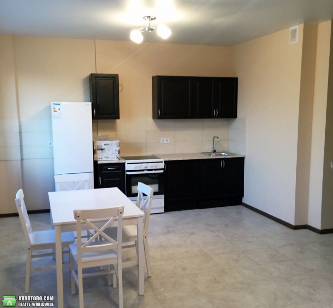Rent out 1-room apartment. Киев,  Харьковское шоссе — photo 1