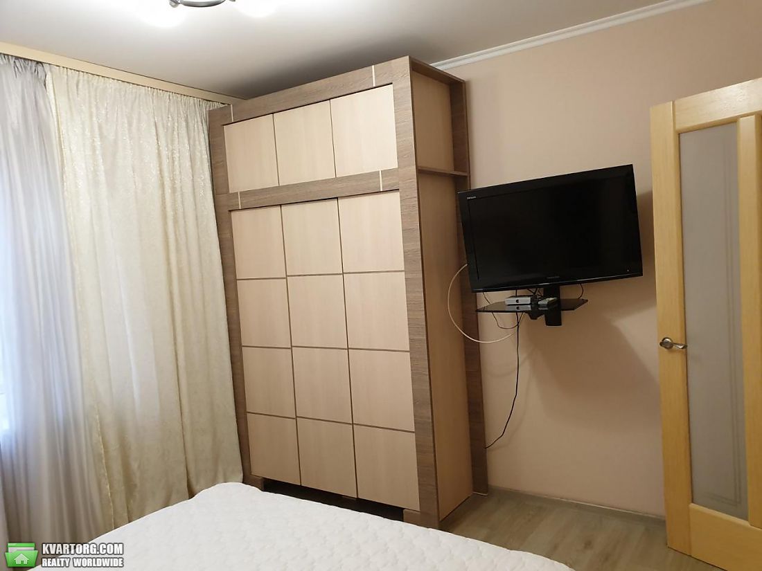 Rent out 2-room apartment. Киев,  Черновола — photo 4