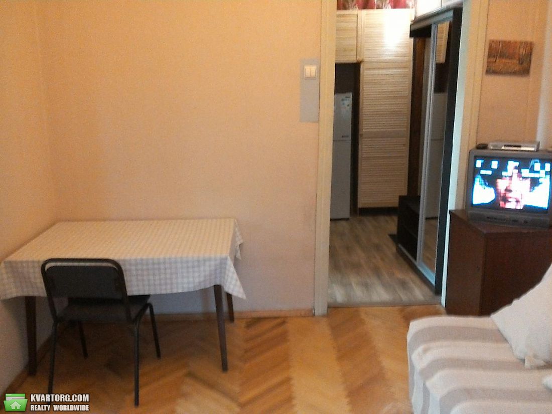 Rent out 2-room apartment. Киев,  Большая Васильковская — photo 2