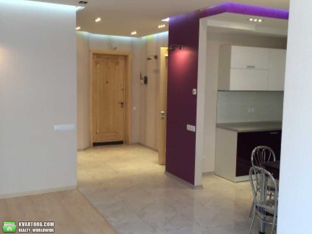 Rent out 3-room apartment. Киев, Эрнста — photo 3
