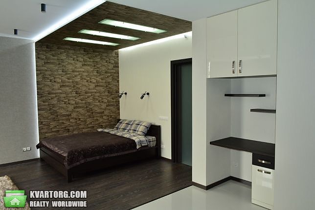 Rent out 1-room apartment. Киев, Чернавола — photo 10
