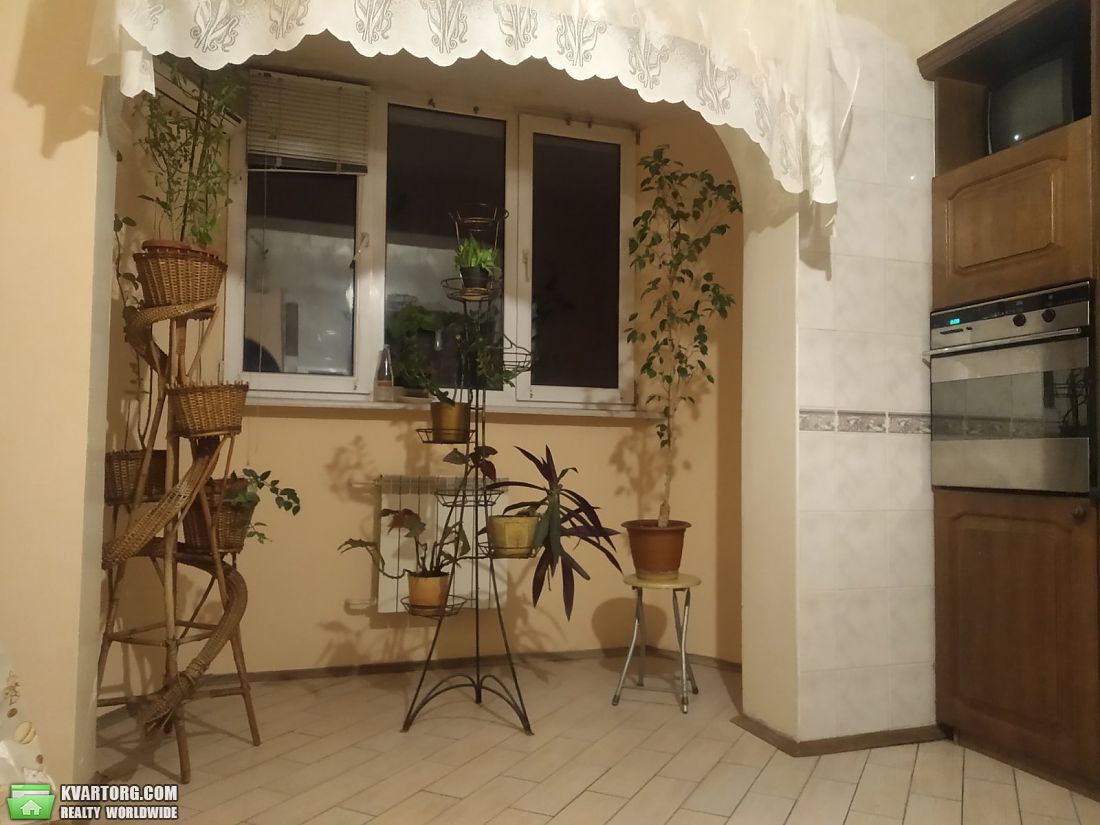 Rent out 2-room apartment. Киев,  Бажана — photo 1