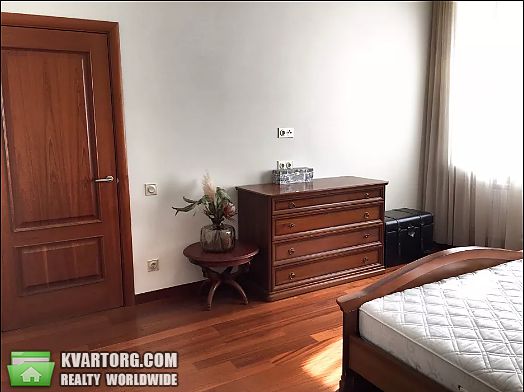 Rent out 2-room apartment. Киев,  Жилянская — photo 9