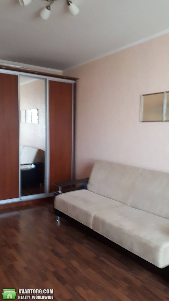 Rent out 2-room apartment. Киев,  Мишуги — photo 3