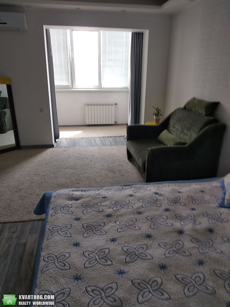 Rent out 1-room apartment. Киев,  Лисковская — photo 3
