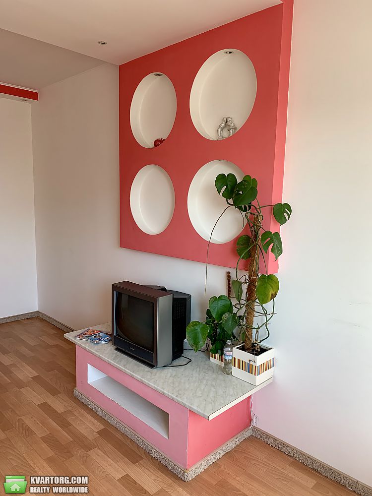 Rent out 2-room apartment. Киев, Милославская — photo 3