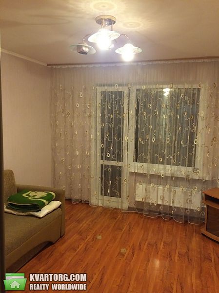 Rent out 1-room apartment. Киев, Прилужная — photo 1