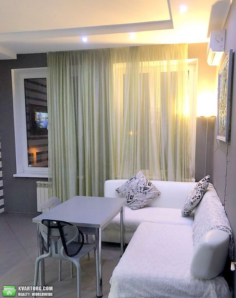 Rent out 2-room apartment. Киев,  Полтавская — photo 4