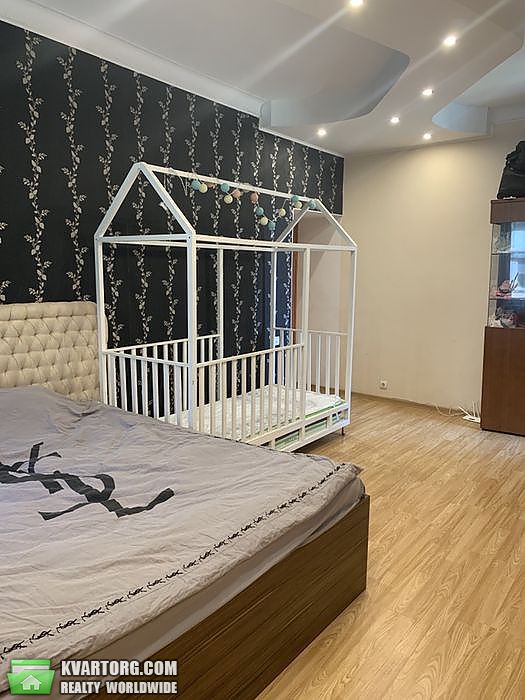 Sell 3-room apartment. Киев,  Краковская — photo 8