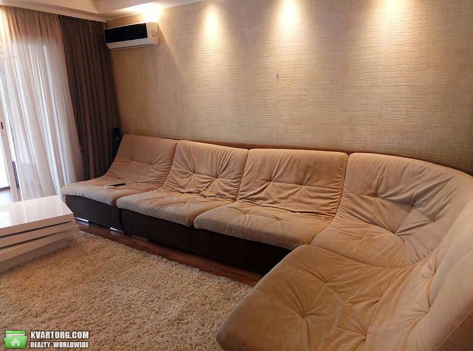 Rent out 3-room apartment. Киев,  Тарасовская — photo 1
