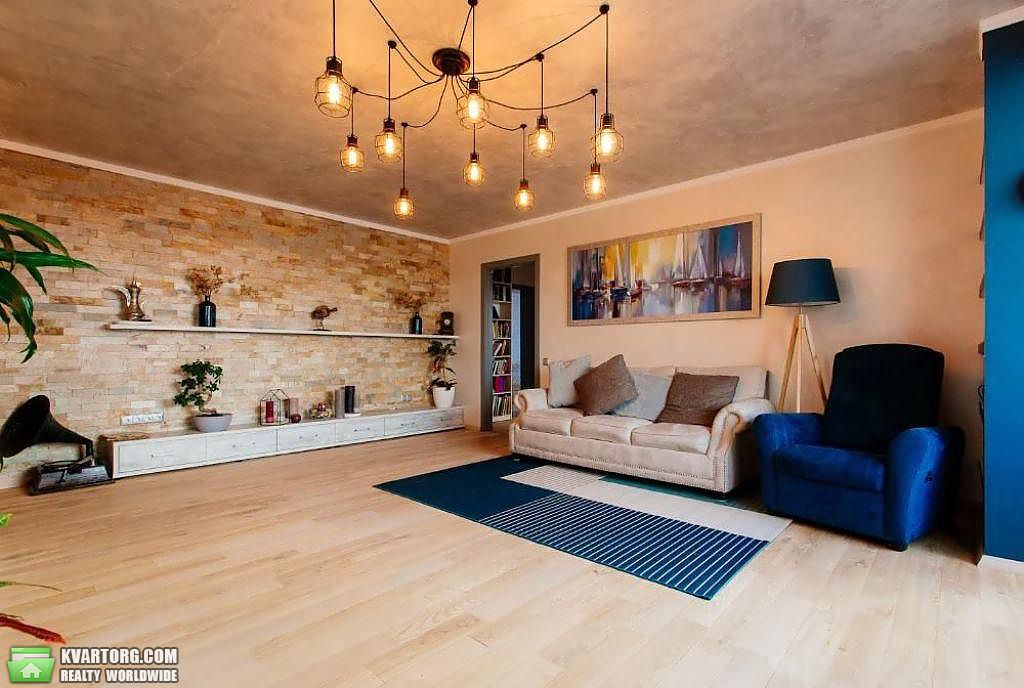 Rent out 3-room apartment. Киев,  Шелковичная — photo 1