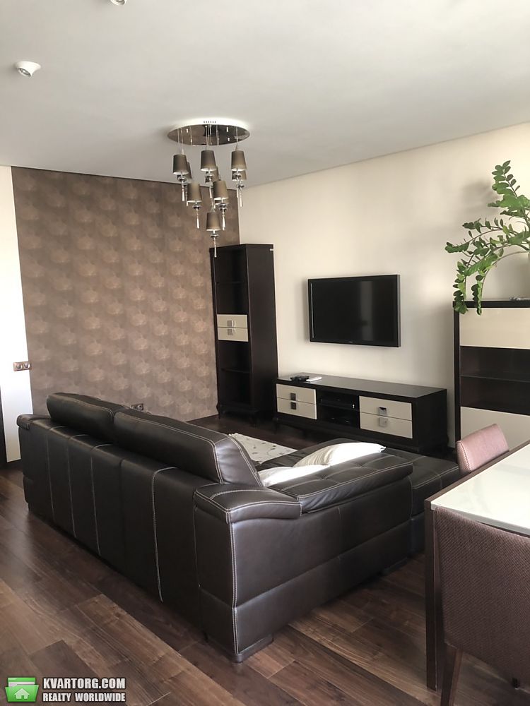 Rent out 2-room apartment. Киев, Замковецкая — photo 4