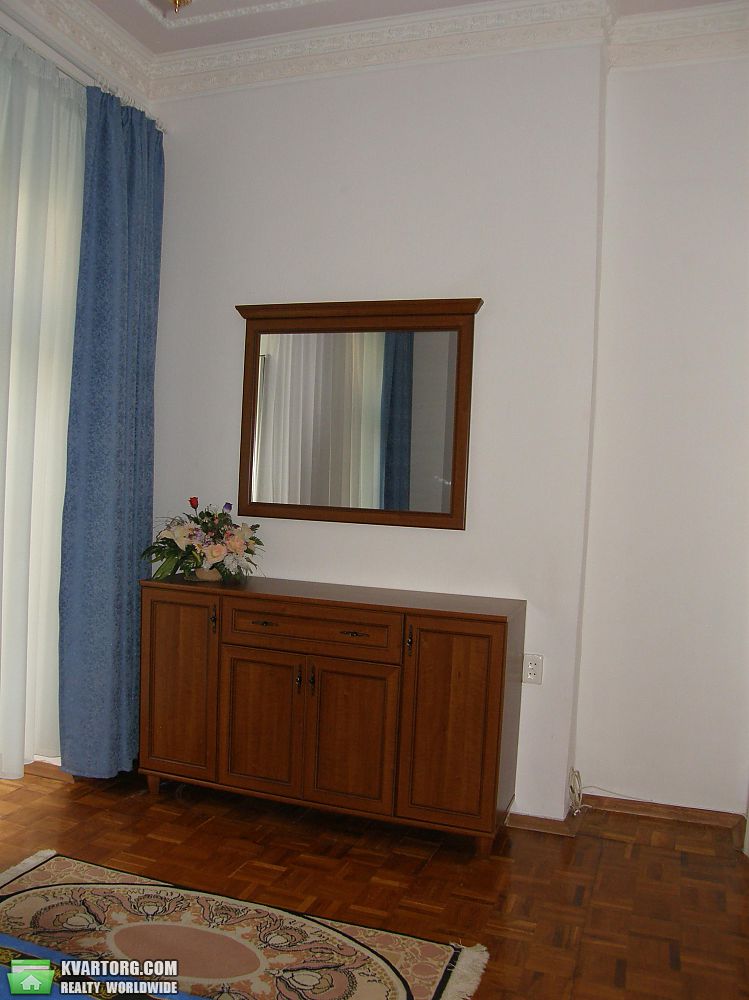 Rent out 3-room apartment. Киев,  Бассейная — photo 10
