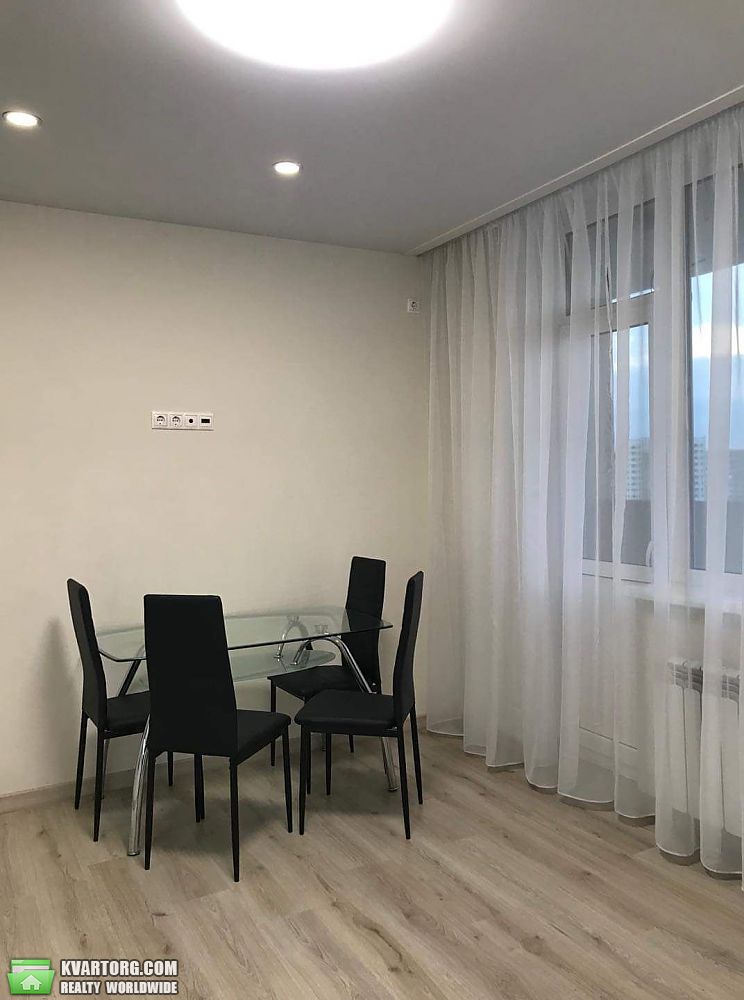 Rent out 2-room apartment. Киев,  Краснопольская — photo 4
