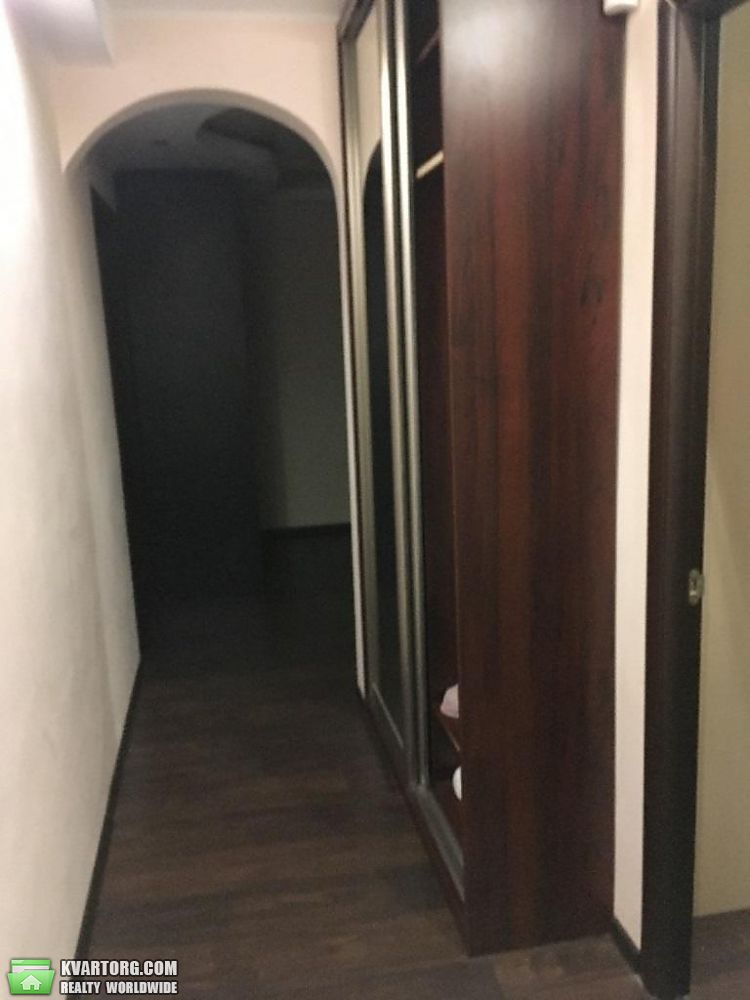 Rent out 3-room apartment. Киев,  Зодчих — photo 7