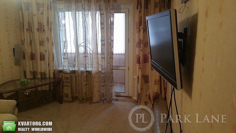 Sell 3-room apartment. Киев,  Феодосийская — photo 1