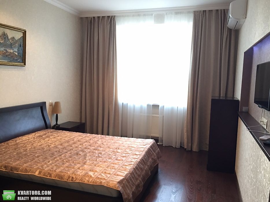 Rent out 2-room apartment. Киев,  Днепровская наб — photo 2